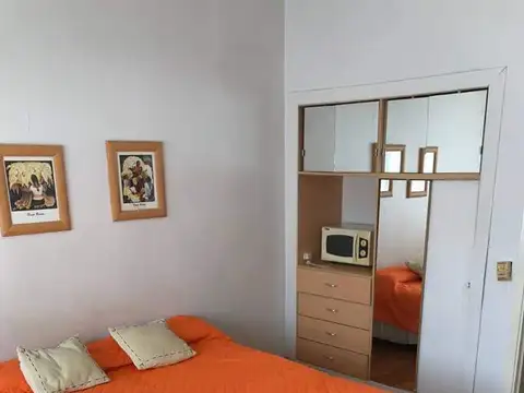 Alquilo Temporario en Recoleta. Monoambiente, frente, balcón, amenities. 2 PAX