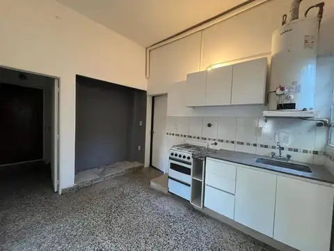 VENTA PH 3 AMB + ESCRITORIO EN PLANTA BAJA MORON