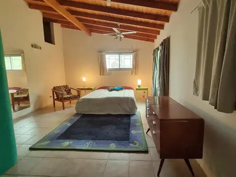 Casa 5 ambientes con 4 baños