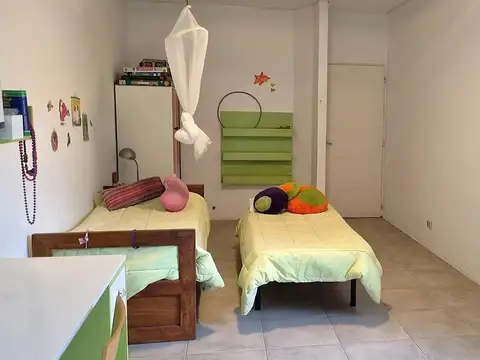 Casa en venta - 4 Dormitorios 4 Baños - Pilar