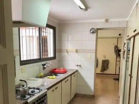 Casa en Venta con 4 cocheras