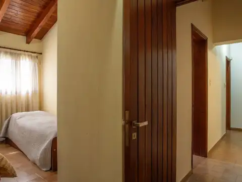 Casa 7 ambientes con 3 baños