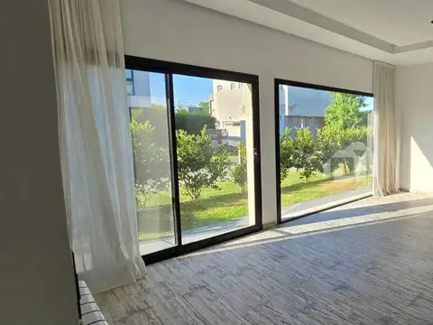 Casa en Venta en Vila Marina, USD 350.000