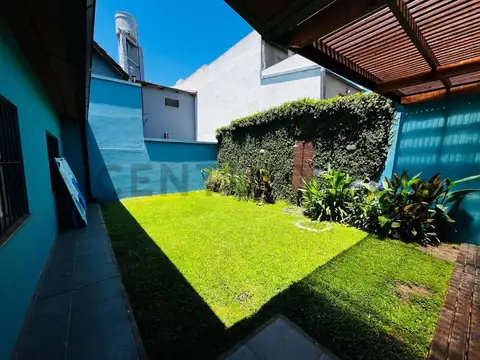 casa en venta en beccar con 3 dormitorios, jardín, quincho y fogonero