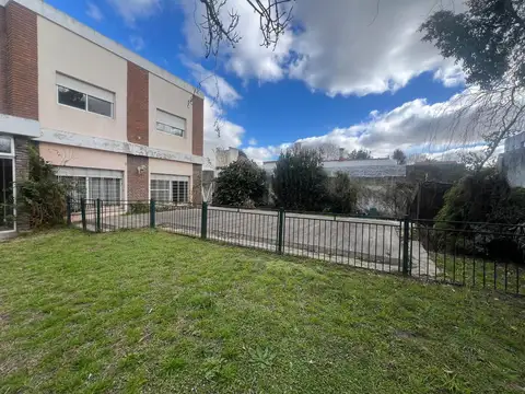 Casa en Alquiler en Banfield, $ 1.700.000