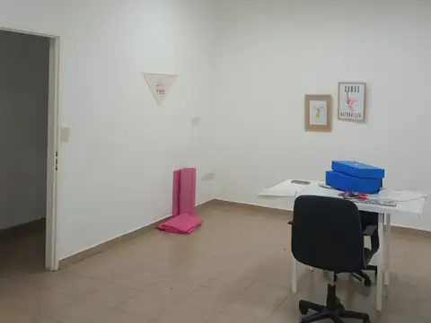 EXCELENTE LOCAL EN ALQUILER A 2 CUADRAS DE LA ESTACIÓN DE SAN ANTONIO DE PADUA