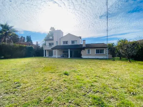 ECHEVERRIA DEL LAGO CASA 121