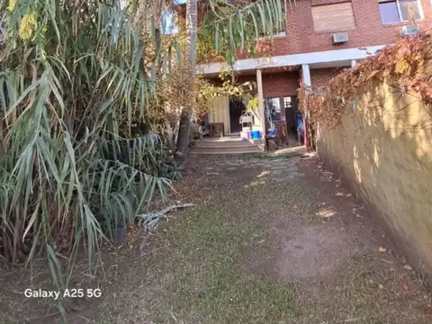 Depto Tipo Casa 4 ambientes con 2 baños