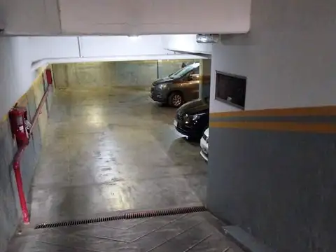 COCHERA FIJA/TECHADA EN VILLA DEL PARQUE