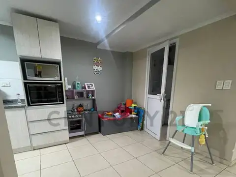 VENTA CASA 3 DORMITORIOS EN B° PRIVADO