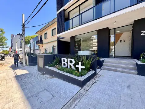 Avenida Luis Alberto de Herrera 2400