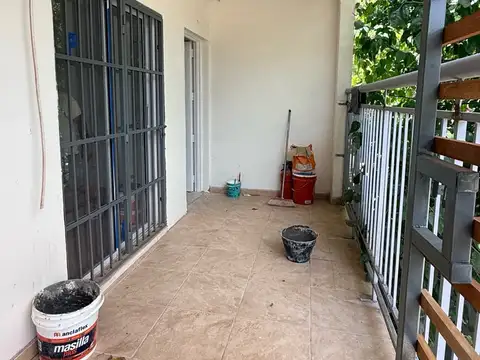 Depto Tipo Casa en Alquiler con 1 cocheras
