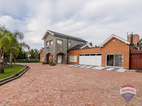 Casa de Categoría en Campos de Roca 4 dormitorios