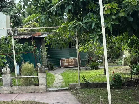 CASA EN FLORES. APTA MULTIPLES DESTINOS. 47 X 8,66