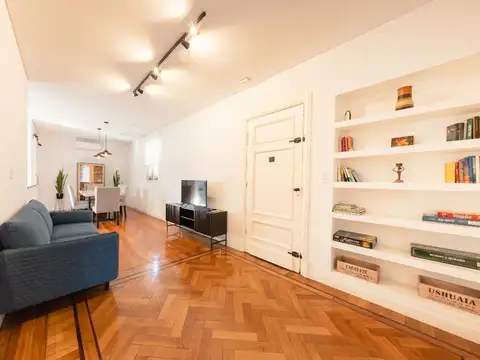 Esmeralda 600, Piso 7