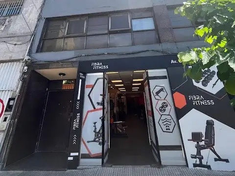 Espectacular Salon apto Comercial en edificio sobre Av Gaona y Cuenca