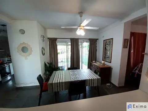 Casa en el casco de V. Amelia con vista despejada! 100