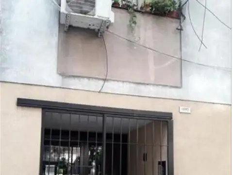 SAN CRISTOBAL SARANDI 1400  1 AMBIENTE.-