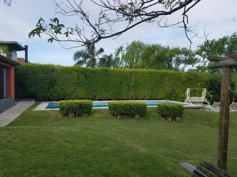 Casa 7 ambientes con 4 baños