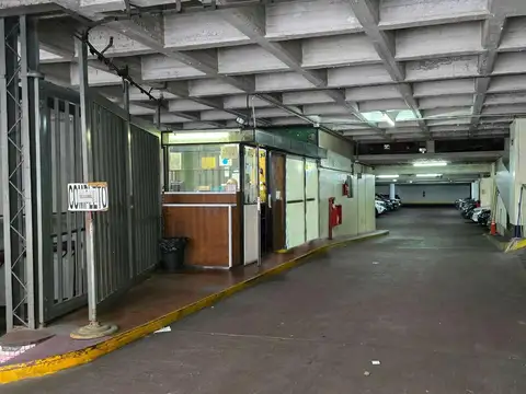 COCHERA FIJA CUBIERTA EN MARCELO T. DE ALVEAR AL 1200 - 15 M2 VIGILANCIA LAS 24 HORAS