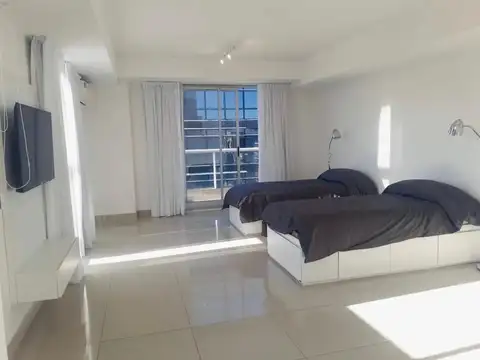 Vendo en Belgrano . Amplio Departamento Monoambiente en L con Balcón. Amenities.