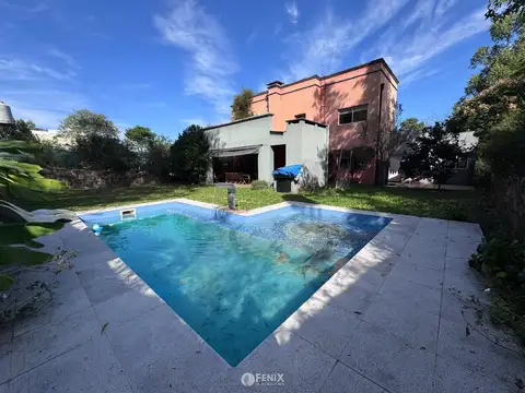 CF1231 - CASA APTA CRÉDITO HIPOTECARIO - 5 DORMITORIOS - B° PRIVADO LA EUGENIA