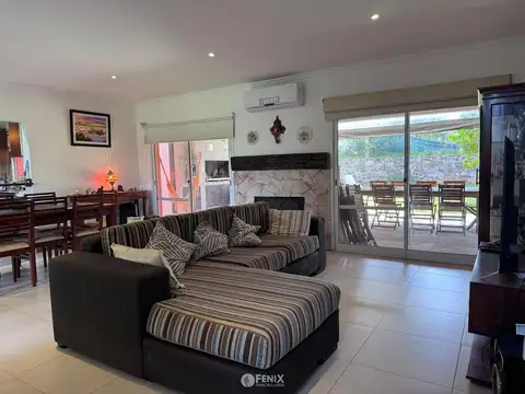 Casa 6 ambientes con 3 baños