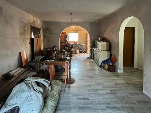 CASA A DEMOLER O RECICLAR SOBRE LOTE DE 10 X 39 DE FONDO