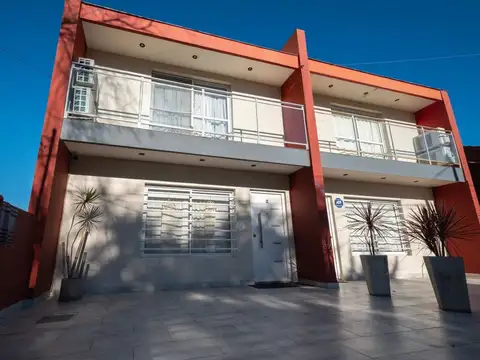 Depto Tipo Casa en Venta de 3 ambientes