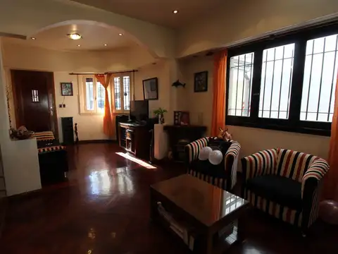 Casa en Venta en Villa Sarmiento, USD 229.000