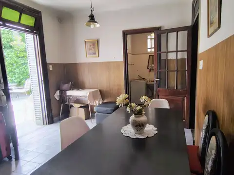 Casa en Venta con 3 cocheras