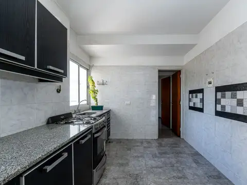 Departamento 4 ambientes con 2 baños