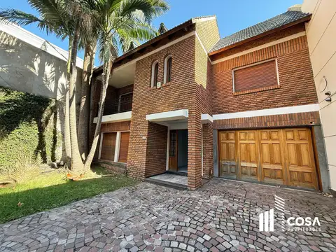 Alquiler casa 8 ambientes ubicación privilegiada Centro