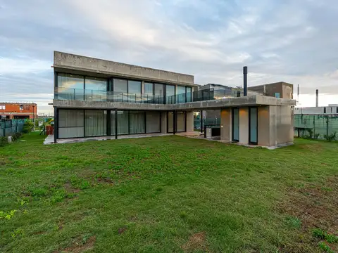 Casa en Venta en Funes, USD 800.000