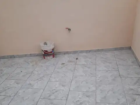 FLORES 2 AMB C/PATIO  PH SIN EXPENSAS AP/PROF