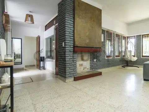 Ph en alquiler en La Plata de dos dormitorios y cochera