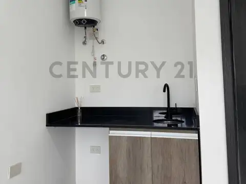 Oficina en Alquiler con 1 cochera