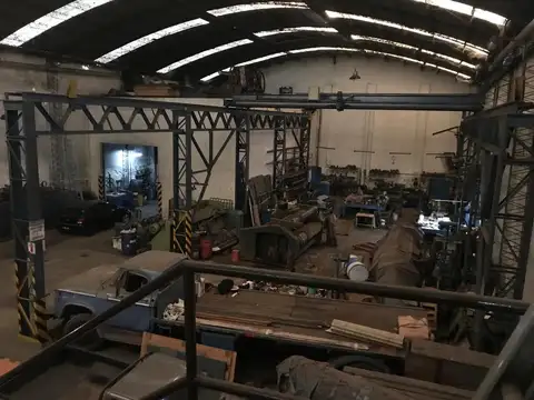 Gran Galpón+Complejo de Oficinas - En Alquiler - Chaco 1846