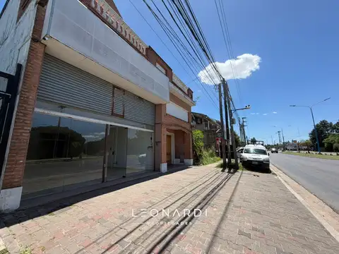 Local sobre Ruta 25 en alquiler