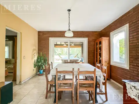 Casa en Venta con 1 cochera