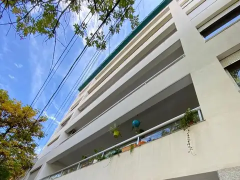 VENDO DEPARTAMENTO EN EDIFICIO 20 DE FEBRERO 421