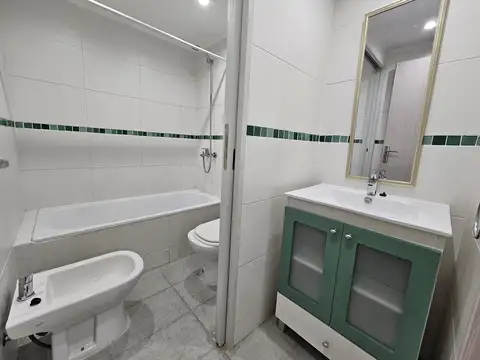 Departamento en Alquiler en Coghlan, $ 650.000