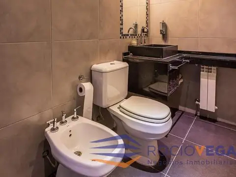 Casa en Venta con 4 cocheras