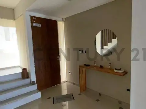 Casa en venta 6 amb 4 dorm con pileta Barrio Alvear Benavide