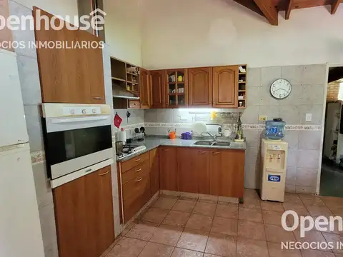 Casa 4 ambientes con 2 baños