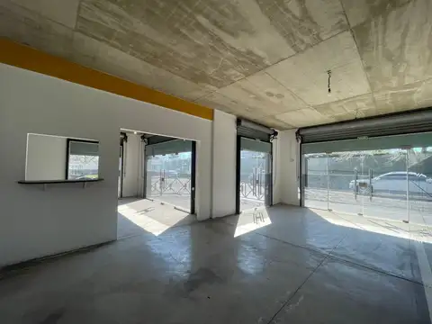 Local en Alquiler en Garin, USD 900