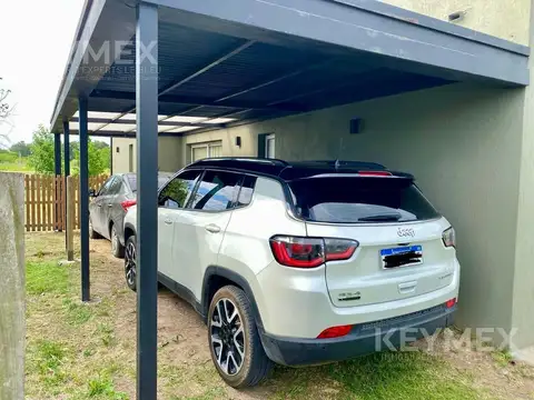 Casa 4 ambientes con 2 baños