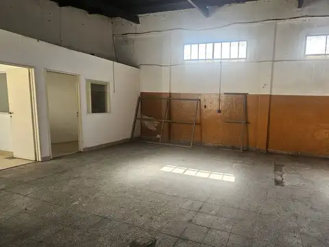 DEPOSITO LOCAL Y PH 3 AMB PATIO RUTA 8 OPORTUNIDAD