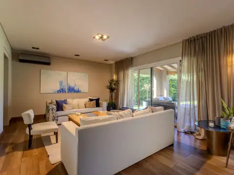 Casa en Alquiler en Pacheco Golf Club, USD 7.000