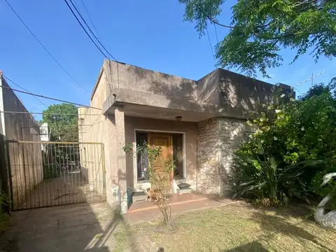 VENTA CASA 4 AMBIENTES, BERAZATEGUI.
